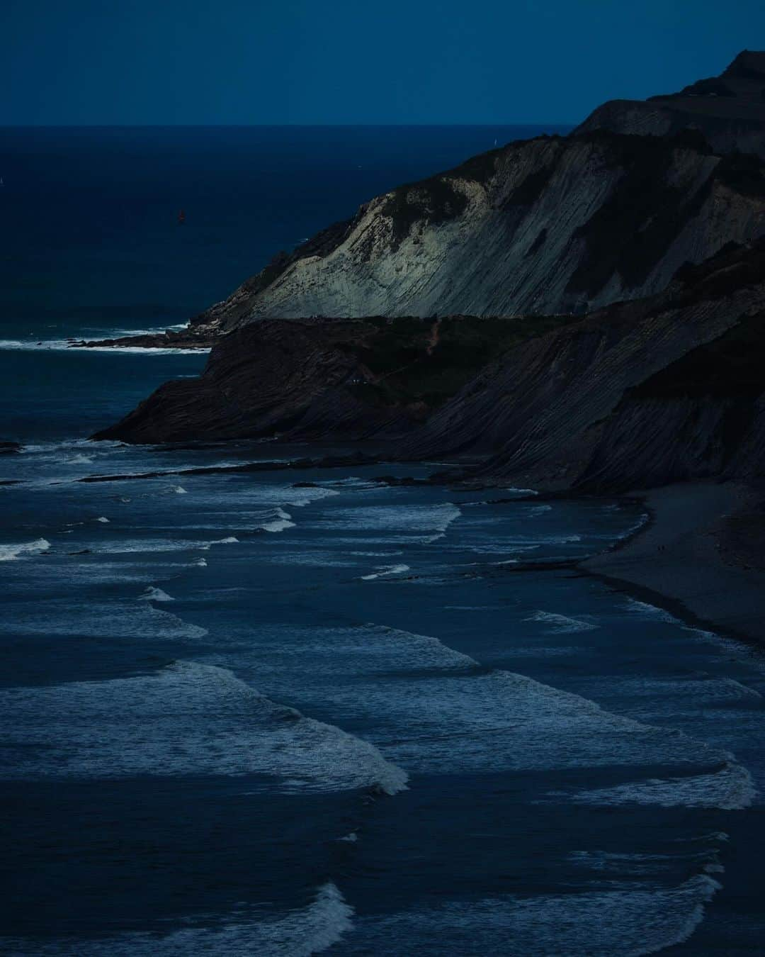 Alex Strohlさんのインスタグラム写真 - (Alex StrohlInstagram)「July on the Basque Coast shooting a little something for Prada. Making miss that warm summer breeze and those 10pm sunsets…」11月21日 5時15分 - alexstrohl