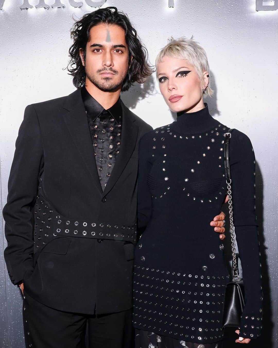 Just Jaredさんのインスタグラム写真 - (Just JaredInstagram)「New couple Halsey & Avan Jogia coordinate outfits for a dinner party hosted by Off-White & Farfetch Beat in Los Angeles. #Halsey #AvanJogia Photos: Virisa Yong for BFA」11月21日 5時17分 - justjared
