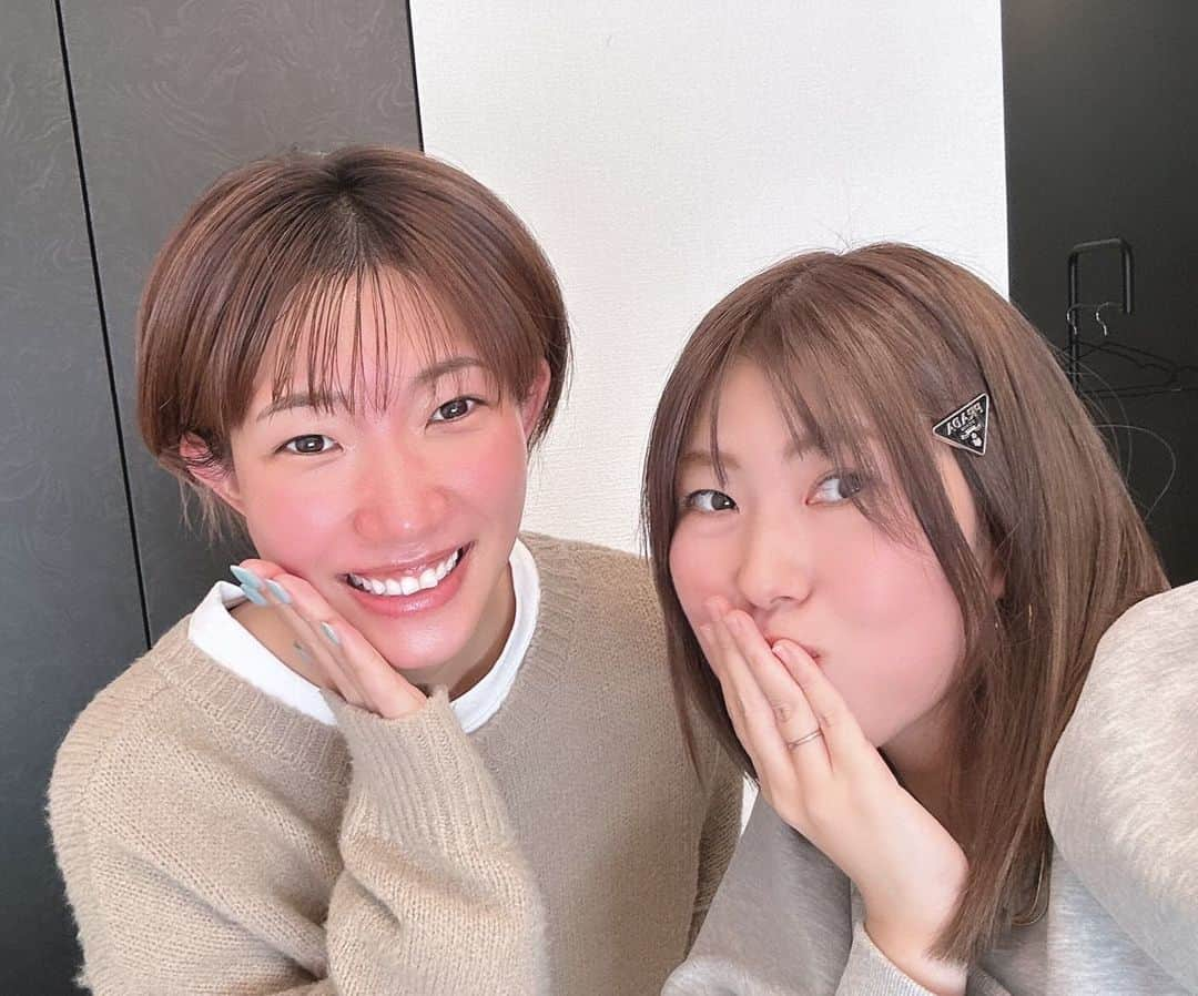 石井優希のインスタグラム：「. . 神戸に住んでた時に月1の楽しみでずっと通ってた @arf.1129 さんの施術を半年ぶりに受けさせてもらってもう大満足😇🙌🏻✨  最近肌荒れが凄くて悩んでたけど、毛穴ケアから美容液も深層部まで導入してもらって施術後の満足度がもぅもぅもぅ🤩←！ 少し赤み出てるけど直後だけでダウンタイムがないからそれもハピ😆🙌🏻  福岡出張ありがとうございました🤍 関西行ったら絶対施術してもらおうと改めて決意✨  #目指せノーファンデ肌 #目指せ卵肌」