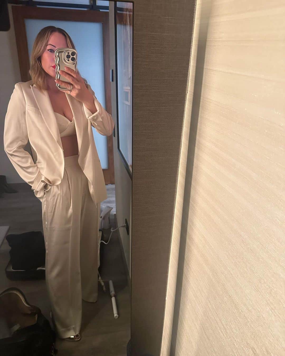 Helena Glazer Hodneさんのインスタグラム写真 - (Helena Glazer HodneInstagram)「Recent outfits, recent details. Tried to include what I was able to on my LTK💕 #toteme #bottegawallace #chanelflats」11月21日 5時47分 - brooklynblonde1