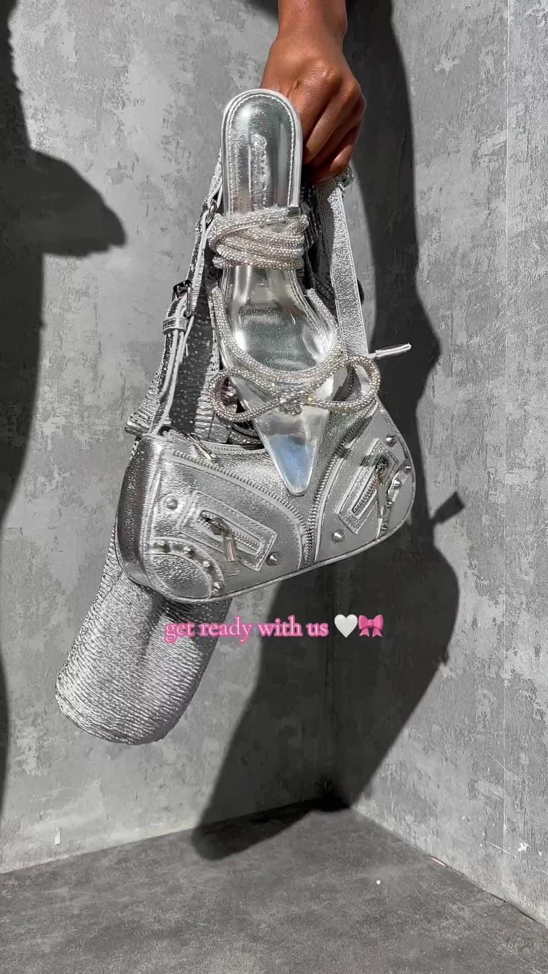 Public Desireのインスタグラム：「Getting ready >>> going out 💅🏼✨💄👛  🔎 Midnight Clear £34.99/$52.99 - take 30% off bestsellers using code FAVES 💌 🔎 Candice Bag £32.99/$47.99」