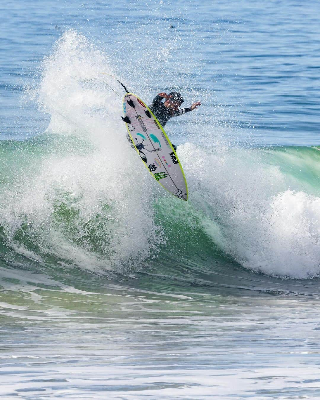 フィリッペ・トレドさんのインスタグラム写真 - (フィリッペ・トレドInstagram)「Nothing better than surfing at home 🤙🏼   Nada melhor do que surfar em casa 🤙🏼   📸: @iamsamkimm」11月21日 6時32分 - filipetoledo