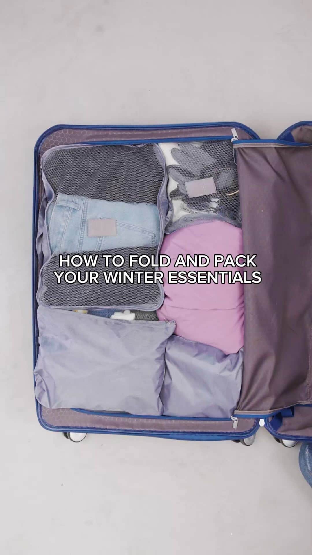 uniqlousaのインスタグラム：「Heading home for the holidays? Leave no sweater or jacket behind with these helpful packing tricks + tips!   Save 📌 this video for later! #Uniqlo #Uniqlousa」