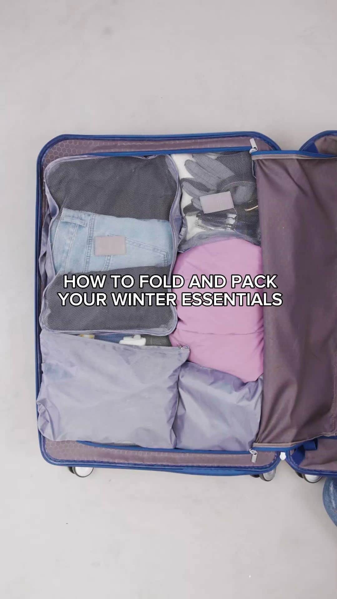 のインスタグラム：「Heading home for the holidays? Leave no sweater or jacket behind with these helpful packing tricks + tips!   Save 📌 this video for later! #Uniqlo #Uniqlousa」