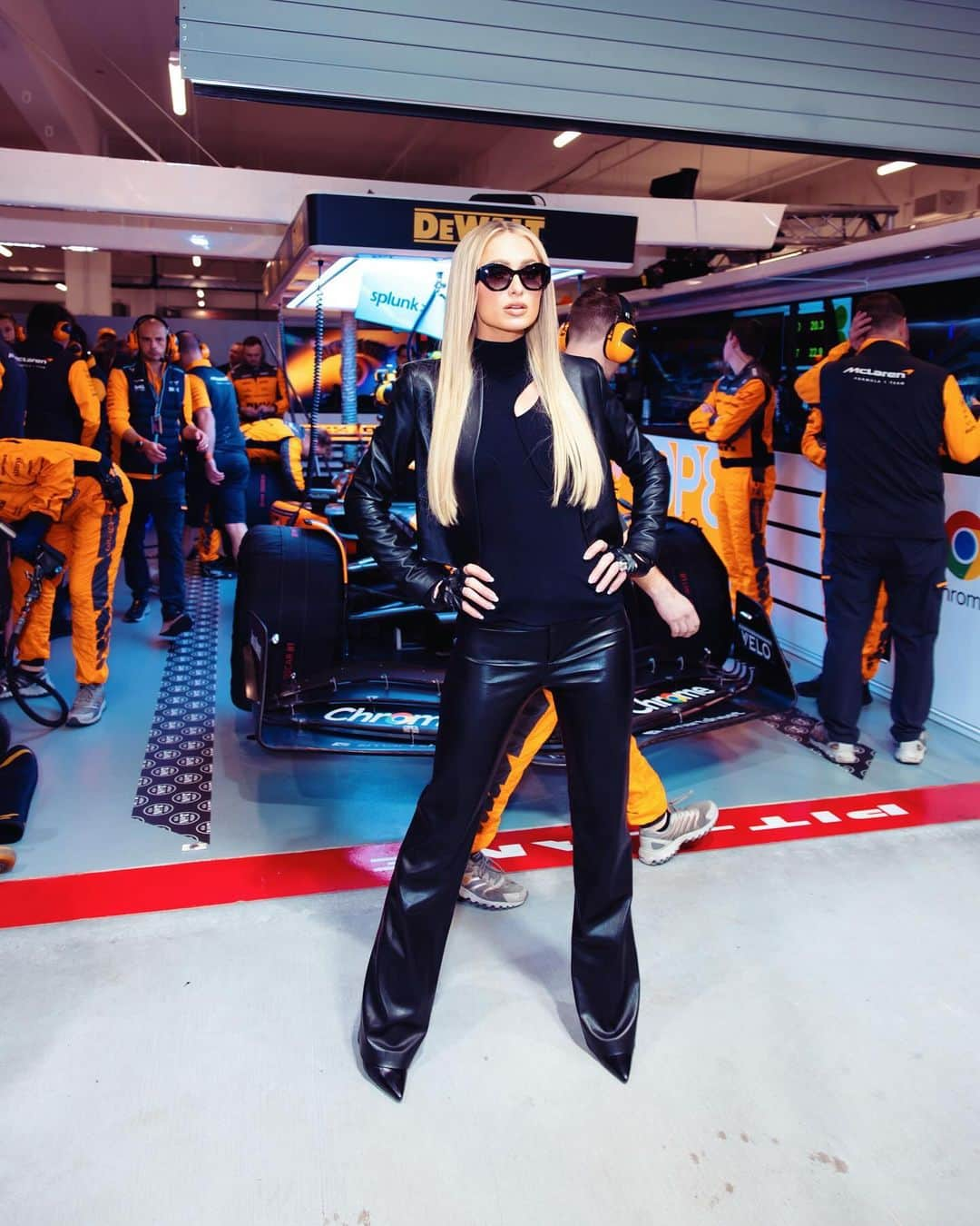 パリス・ヒルトンのインスタグラム：「So incredible getting to be a part of the first-ever Formula One in Las Vegas!😍 Such an incredible time watching history!! 💙✨🏎️ @F1 #LVGP 🔥」