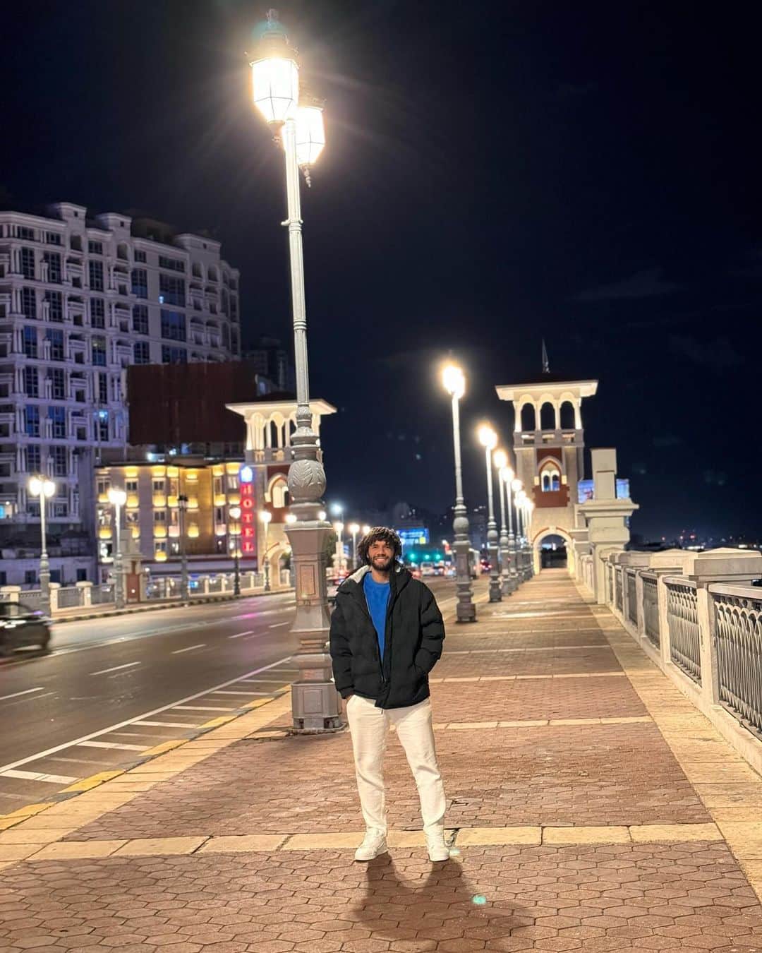 モハメド・エルネニーのインスタグラム：「Alexandria 💙🤍」