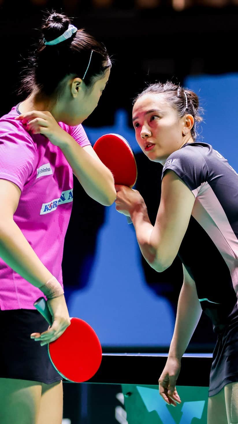 ITTF Worldのインスタグラム：「Stupendous play from Shin Yubin and Jeon Jihee 🔥  Catch the top seeds in action at the upcoming #WTTNagoya from 15 - 17 Dec LIVE 👉 bit.ly/WTTNagoyaTixENG  #WTTFinals #TableTennis #PingPong」