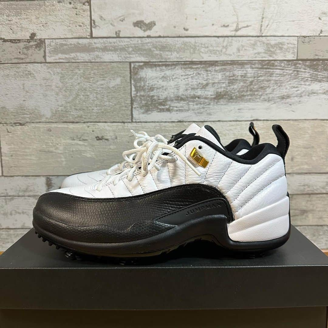 イルマニアのインスタグラム：「JORDAN 12 GOLF⛳️  これで俺もホールインワン⛳️www  はい。全然まだまだですw 皆さん教えてくださいwww  #イルマニア#mcma#golf#jordangolf #jordan12」