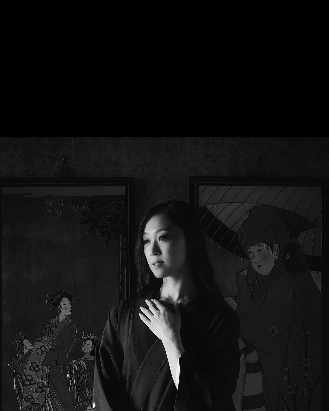 倉永美沙のインスタグラム：「Being Japanese 👘  First photo by @niczeusmackay   もうアメリカの方が長いから日本人だけどそうじゃないのかなと感じる。着物を着ると気持ちだけでも日本人に🇯🇵  #kimono #japan #japanese #ballerina #ballerinalife #バレリーナ　#着物　#日本」