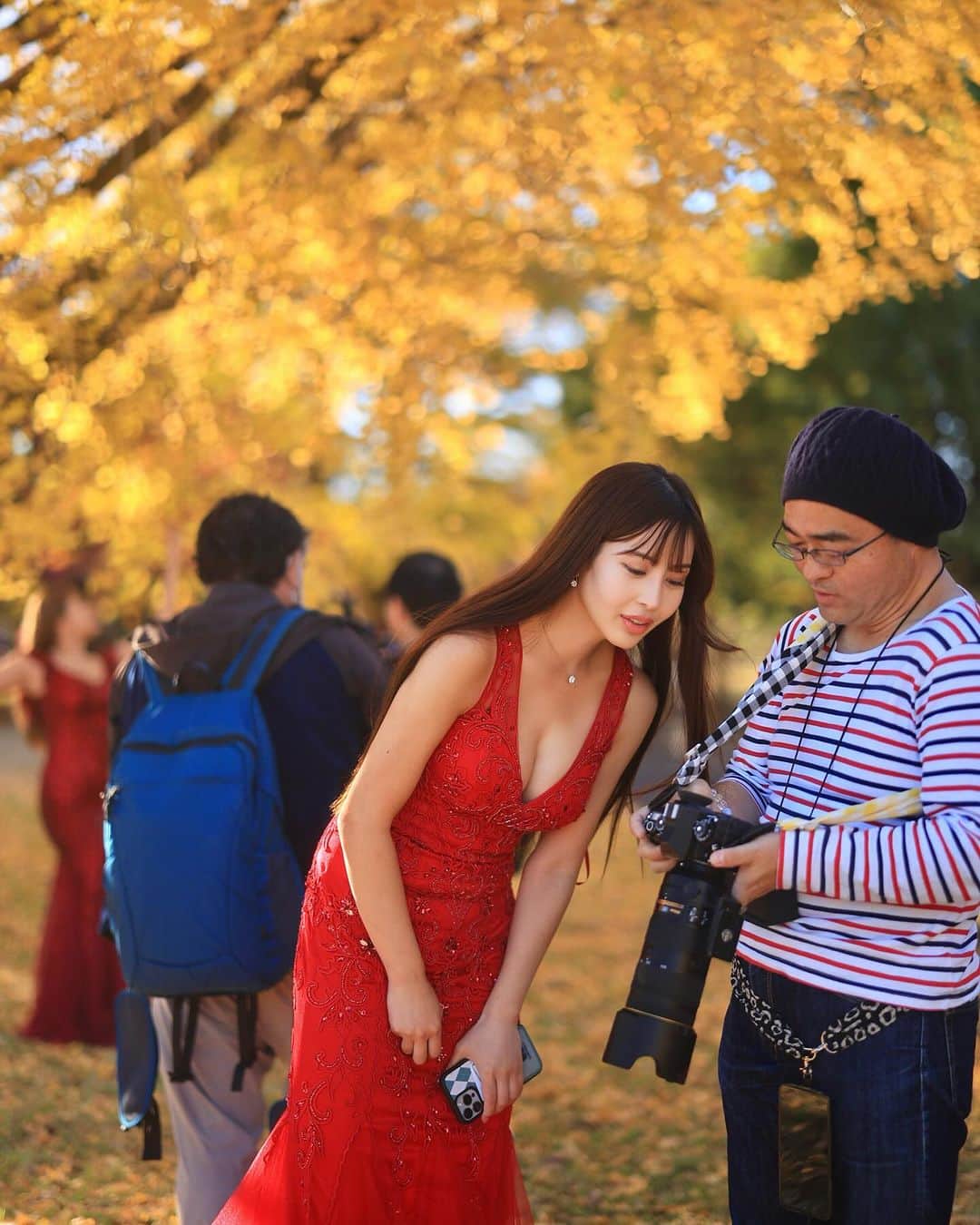 舘林佳史さんのインスタグラム写真 - (舘林佳史Instagram)「紅葉🍁スタファンモデル撮影会 in昭和記念公園 19日に行われたスタファンモデル撮影会📸 @stafan_club   遠くからお越し頂いたカメラマンの皆さん！ 撮影のレクチャー付きの撮影会で 皆さんの写真もとってもドラマティックな写真が撮れてました❣️  終始和やかな雰囲気を作ってくれた美南ちゃん杏里ちゃん！ @minamizukawa  @anri_rity   おかげさまで最高に楽しい撮影会になりました💓  #スタファン #スタファン撮影会 #ドラマティックフォト #紅葉 #昭和記念公園 #銀杏並木  #撮影会 #ドレス撮影 #写真講習 #カメラマン募集 #モデル募集」11月21日 8時08分 - tatephotox