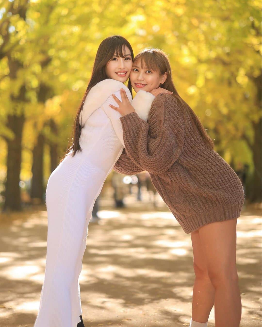 舘林佳史さんのインスタグラム写真 - (舘林佳史Instagram)「紅葉🍁スタファンモデル撮影会 in昭和記念公園 19日に行われたスタファンモデル撮影会📸 @stafan_club   遠くからお越し頂いたカメラマンの皆さん！ 撮影のレクチャー付きの撮影会で 皆さんの写真もとってもドラマティックな写真が撮れてました❣️  終始和やかな雰囲気を作ってくれた美南ちゃん杏里ちゃん！ @minamizukawa  @anri_rity   おかげさまで最高に楽しい撮影会になりました💓  #スタファン #スタファン撮影会 #ドラマティックフォト #紅葉 #昭和記念公園 #銀杏並木  #撮影会 #ドレス撮影 #写真講習 #カメラマン募集 #モデル募集」11月21日 8時08分 - tatephotox