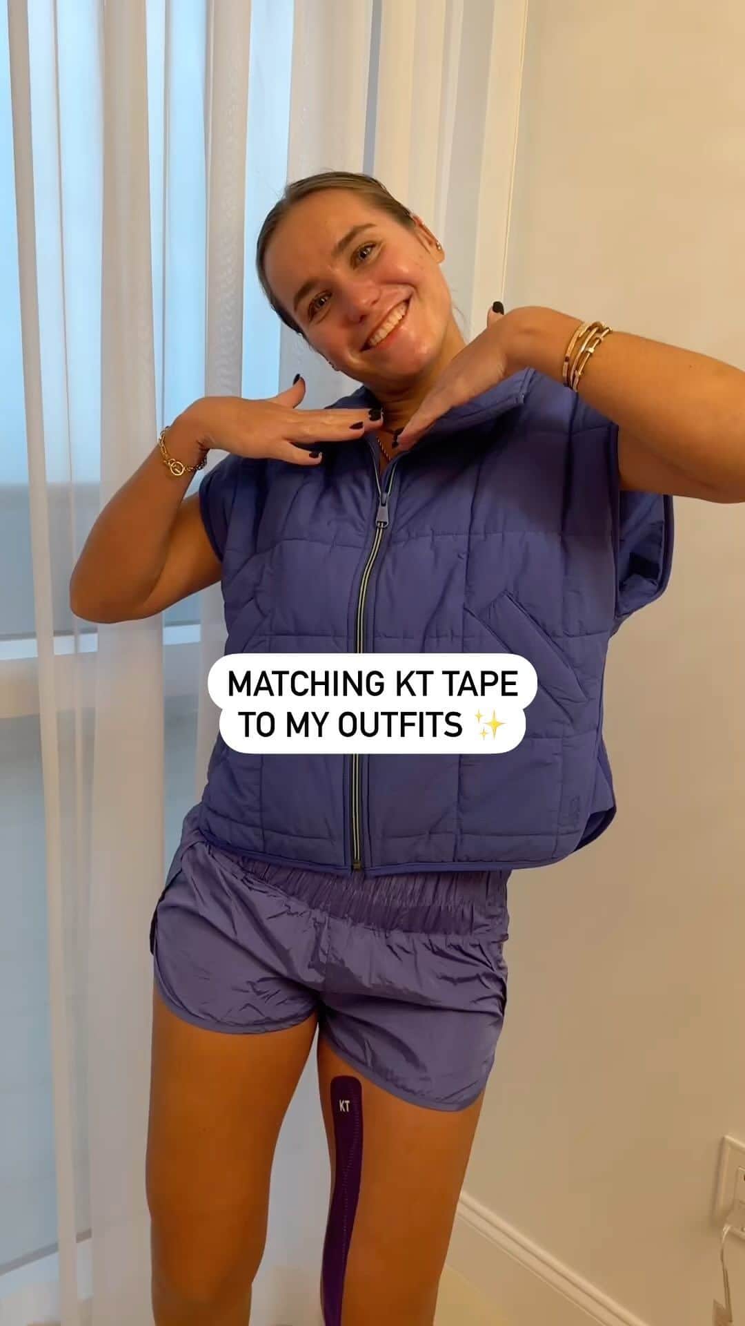 ソフィア・ケニンのインスタグラム：「Matching my @kttape to my outfits! Loving @kttape’s cute new colors & designs 🤩 Now I have tape to match everything I wear 👊🏻」