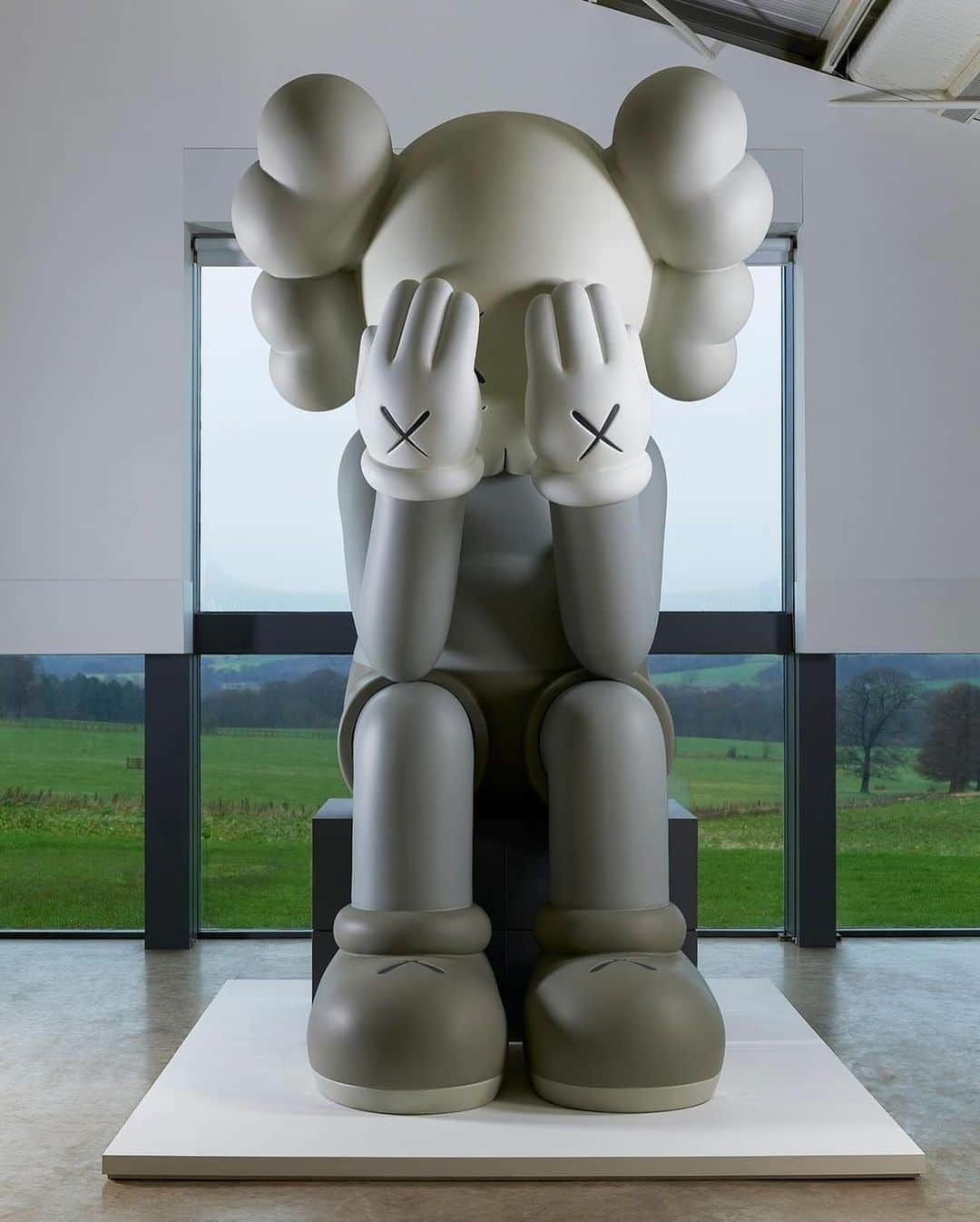 KAWSONEさんのインスタグラム写真 - (KAWSONEInstagram)「Repost from @yspsculpture • KAWS is a new publication from Phaidon celebrating the work of the influential and much-loved artist, co-written by YSP Director Clare Lilley.⁠ ⁠ Beginning his career as a street artist in the 1990s, KAWS work reaches beyond the art world into the realms of fashion, music, and popular culture at large. His 2016 exhibition at YSP remains a favourite with staff and visitors.⁠ ⁠ The book is available to order at YSP Shop, online and in store.⁠ ⁠ Find out more at 🔗 in bio - YSP Shop⁠ ⁠ KAWS, installation views at YSP, 2016 📷️ @jontywilde⁠ ⁠ #YSP ⁠@kaws @phaidonpress @clare.lilley @YSPShops #KAWS⁠  #Wakefield #Yorkshire #Sculpture #OutdoorGallery #ArtAndNature #ArtOutdoors #ExploreArtOutside #ContemporarySculpture #SculptureLovers #MyWakefield @aceagrams @mywakefield @ysi_sculpture @experiencewakefield」11月21日 8時25分 - kaws