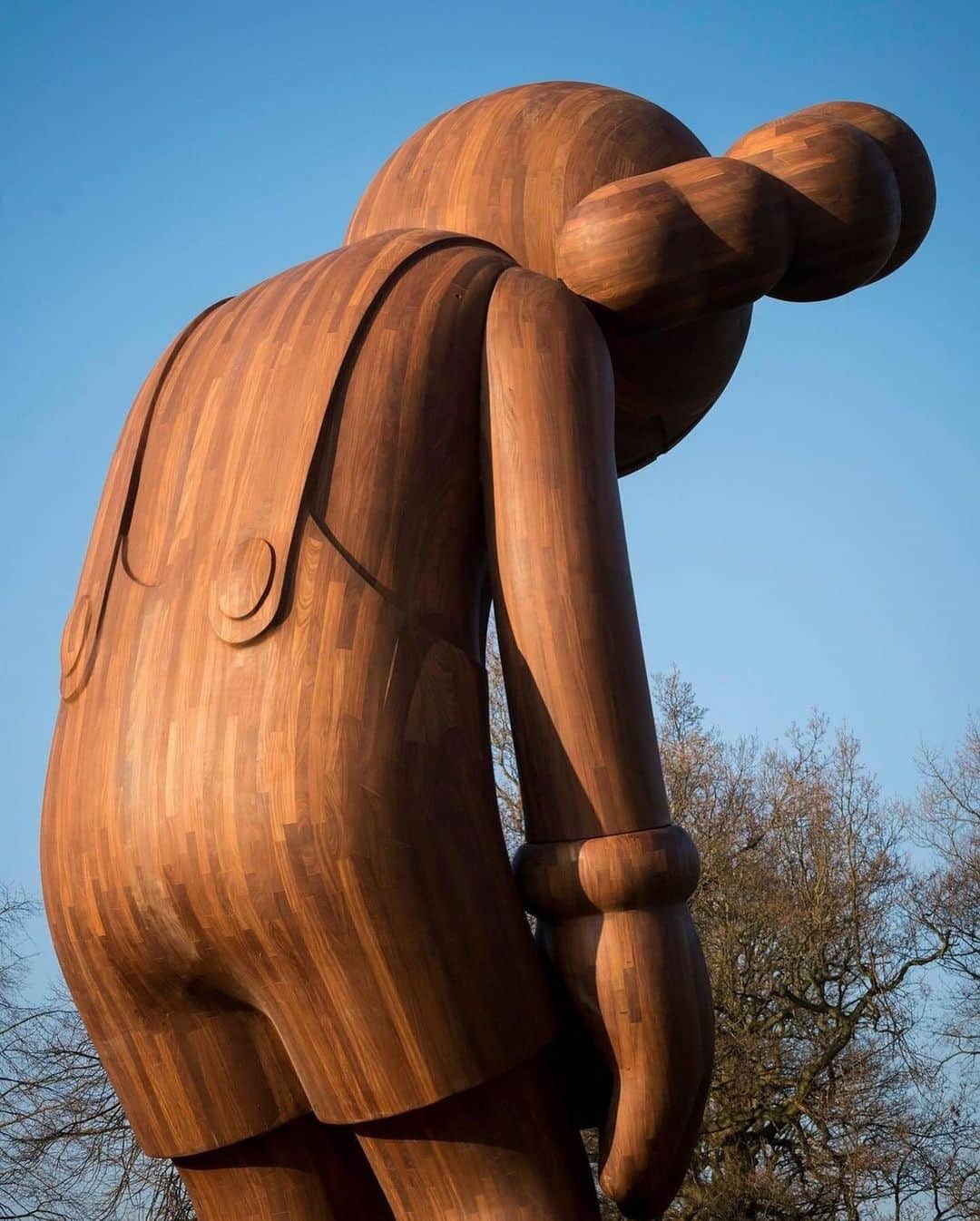 KAWSONEさんのインスタグラム写真 - (KAWSONEInstagram)「Repost from @yspsculpture • KAWS is a new publication from Phaidon celebrating the work of the influential and much-loved artist, co-written by YSP Director Clare Lilley.⁠ ⁠ Beginning his career as a street artist in the 1990s, KAWS work reaches beyond the art world into the realms of fashion, music, and popular culture at large. His 2016 exhibition at YSP remains a favourite with staff and visitors.⁠ ⁠ The book is available to order at YSP Shop, online and in store.⁠ ⁠ Find out more at 🔗 in bio - YSP Shop⁠ ⁠ KAWS, installation views at YSP, 2016 📷️ @jontywilde⁠ ⁠ #YSP ⁠@kaws @phaidonpress @clare.lilley @YSPShops #KAWS⁠  #Wakefield #Yorkshire #Sculpture #OutdoorGallery #ArtAndNature #ArtOutdoors #ExploreArtOutside #ContemporarySculpture #SculptureLovers #MyWakefield @aceagrams @mywakefield @ysi_sculpture @experiencewakefield」11月21日 8時25分 - kaws