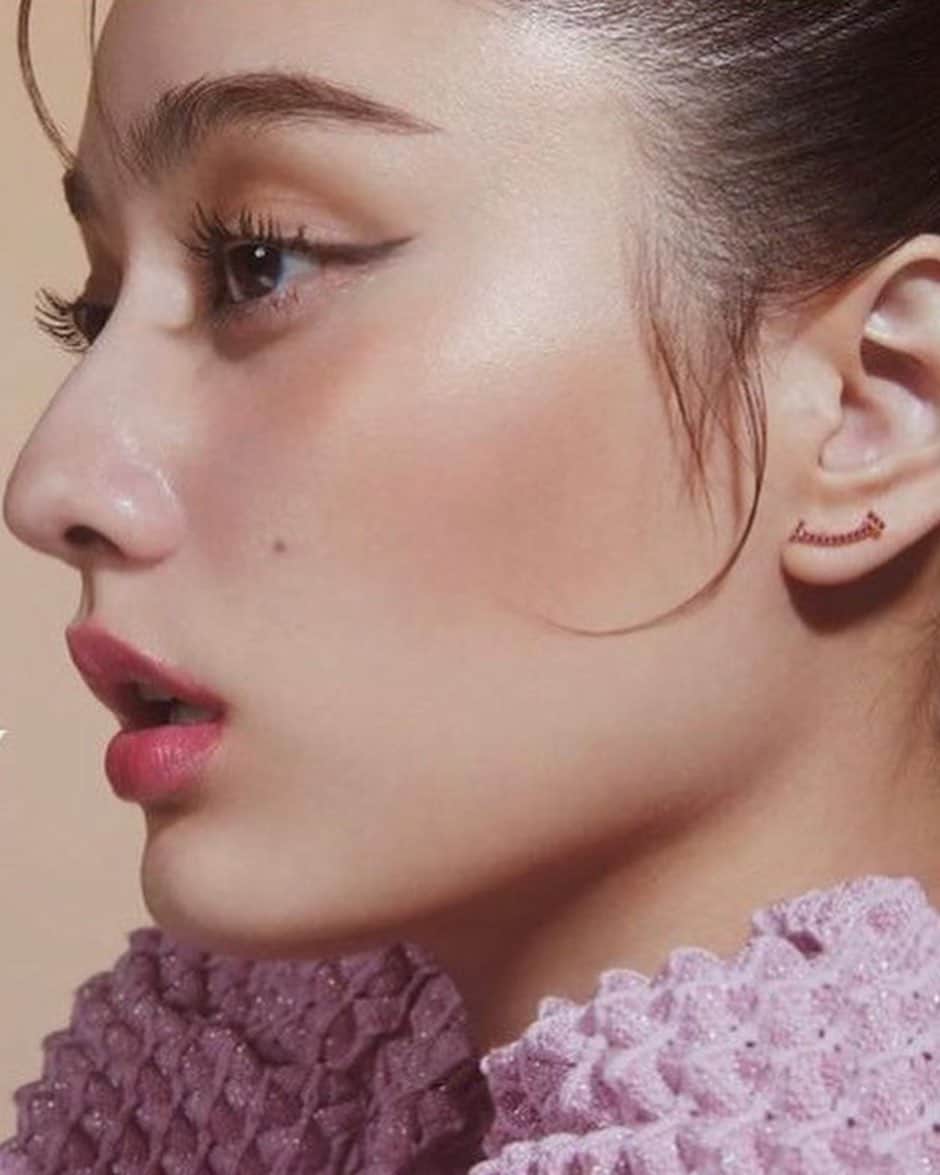 のインスタグラム：「sweet🩵  #behindthescenes   @tiffanyandco  @vancleefarpels   #jewelry  #hair #makeup #mifunemake #mywork」