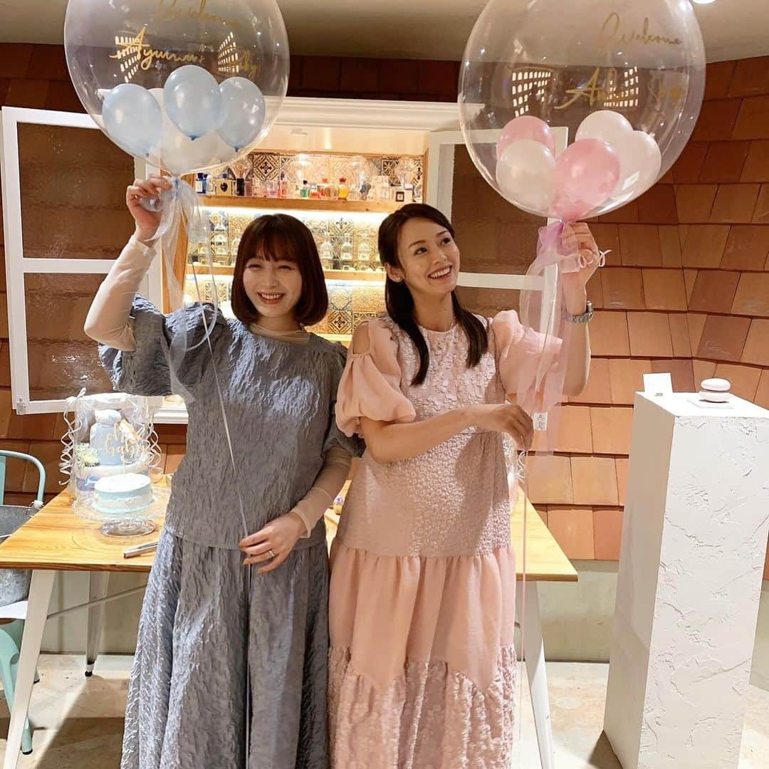 伴杏里さんのインスタグラム写真 - (伴杏里Instagram)「🎈⭐️🎈⭐️🎈⭐️🎈 大好きなみんなからの Baby shower👼🩵🩷  準備から何から何まで考えていてくれたこと　こうやってみんなで集まってくれたこと本当に嬉しいです、心からありがとう💞🥺💞 お腹のベビーも喜んでいました👶 頑張ろうっていうパワーをたくさんもらえた時間👼🥺💞💞 HAPPY😻  #babyontheway  #babyshower  #thankyou」11月21日 8時17分 - anri.ban