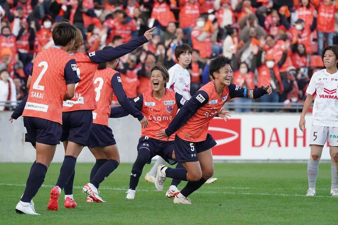 有吉佐織さんのインスタグラム写真 - (有吉佐織Instagram)「🐿️🧡  ホーム開幕戦勝利〜👏 たくさんの方々がNACK5に足を運んでいただき たくさんの応援がラストのラストで はるなのゴールに繋がったと思います ありがとうございます  また日曜日の広島戦に向けて 全員で練習からこだわっていきます⚽️  #大宮アルディージャventus  #weリーグ #NACK5スタジアム大宮 #応援ありがとうございました」11月21日 8時20分 - ariyoshisaori_1101