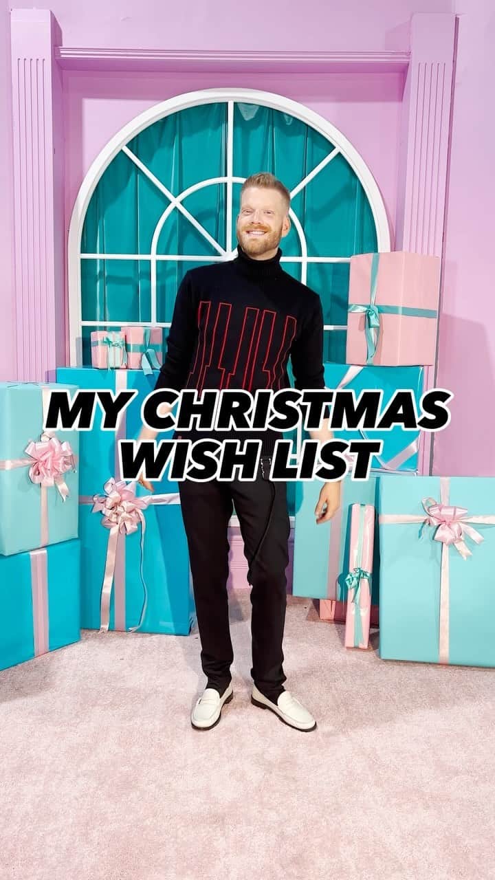 ペンタトニックスのインスタグラム：「To: Santa 🎅 Love: Scott ❤️  #PTXPleaseSantaPlease #ChristmasWishlist」