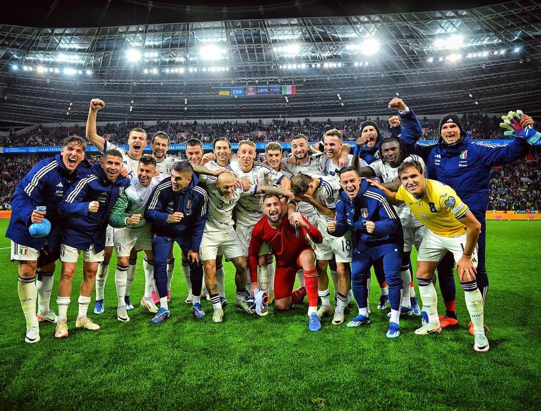 ステファン・エル・シャーラウィのインスタグラム：「Noi siamo L’ITALIA 💙👏🏼🇮🇹 @euro2024 ✅」