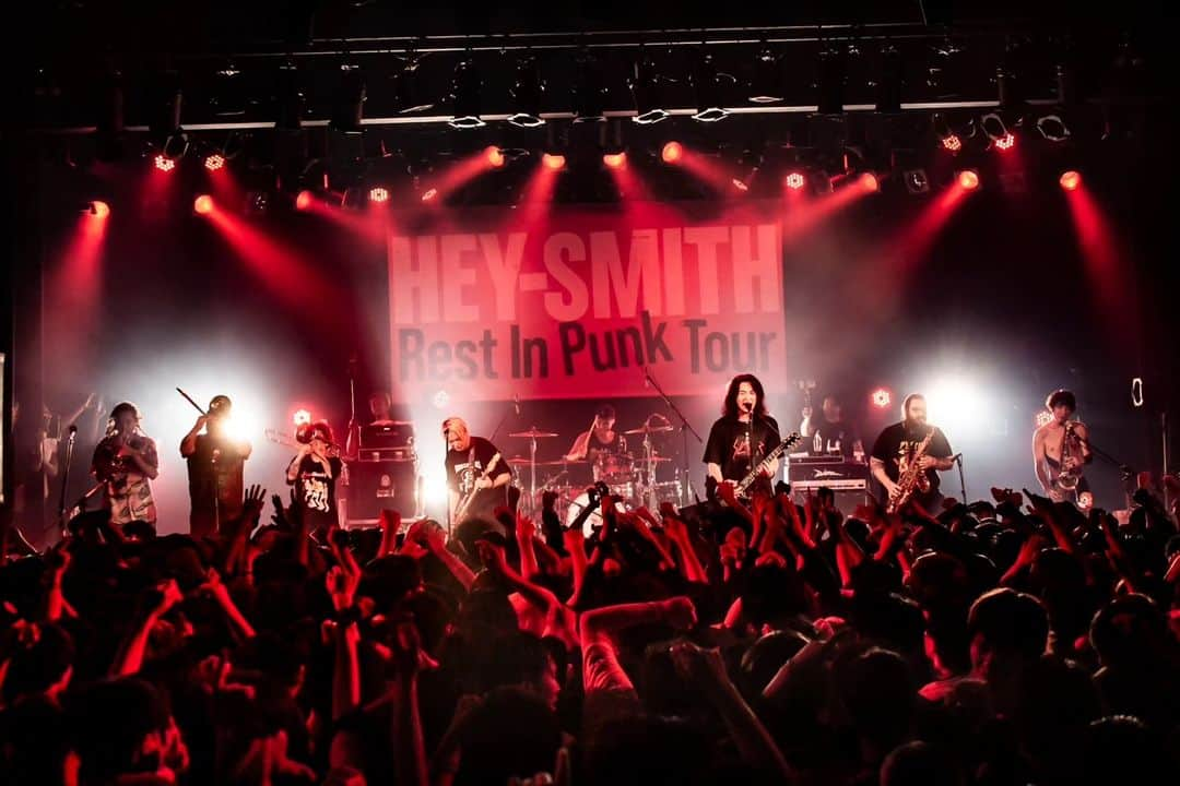 HEY-SMITHさんのインスタグラム写真 - (HEY-SMITHInstagram)「11/20(月) 名古屋DIAMOND HALL “Rest In Punk Tour” photo by @hayachinphoto」11月21日 9時02分 - hey_smith_japan