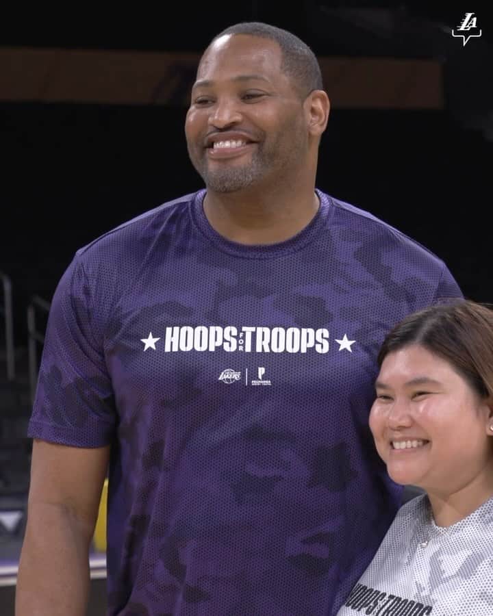 Los Angeles Lakersのインスタグラム：「Hooping with the Legends on the Lakers court.  Robert Horry, James Worthy, Michael Cooper, and the Lakers are proud to join @PechangaCasino to celebrate #HoopsForTroops and honor those who have served.」