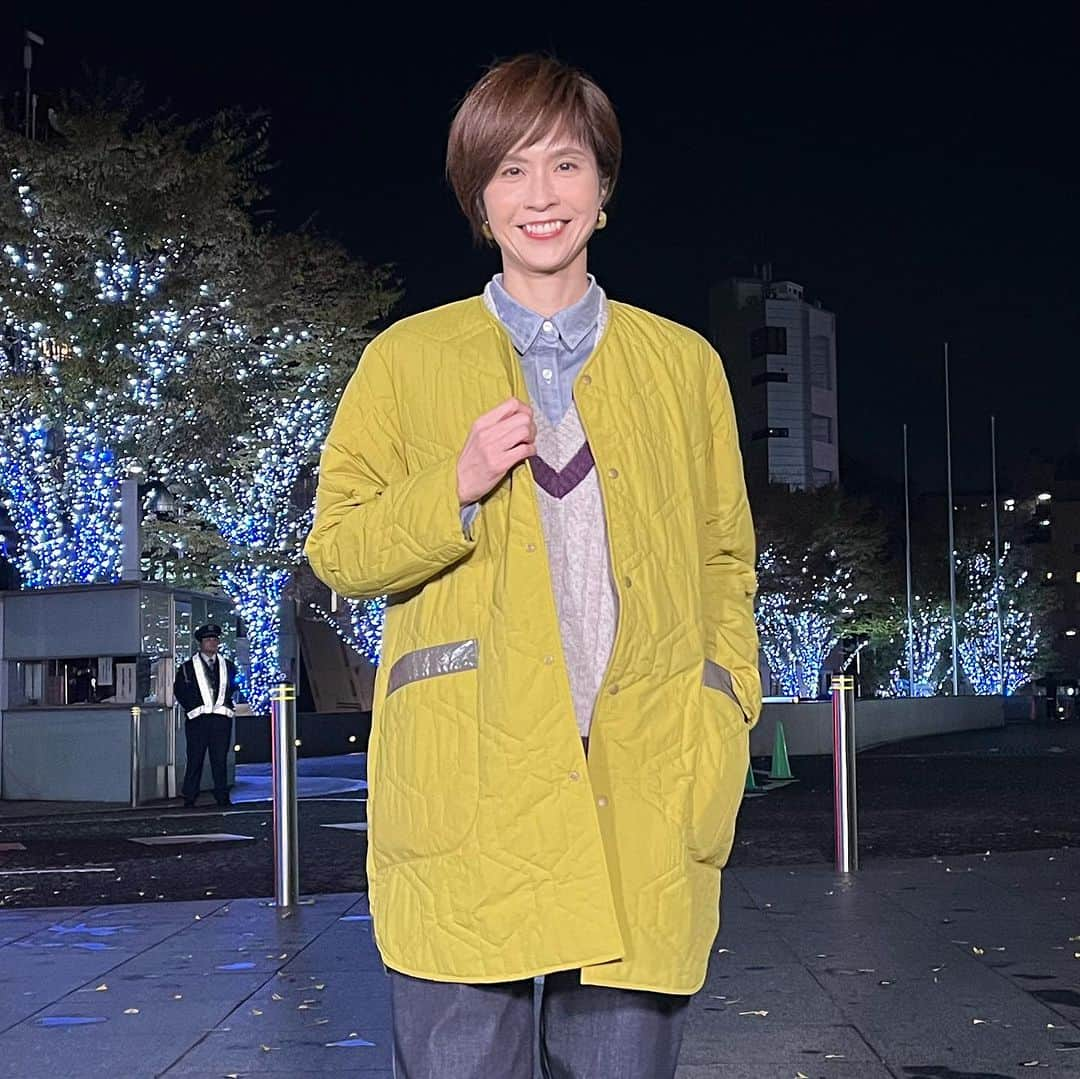 今村涼子さんのインスタグラム写真 - (今村涼子Instagram)「1.２枚目 #衣装#コート#デニム #インブリード#ベスト #シャツ#BlancBleuMinuit  3.４枚目 #カーディガン#FILDEFER #コーデュロイパンツ#NOMBREIMPAIR」11月21日 20時08分 - ryoko.imamu