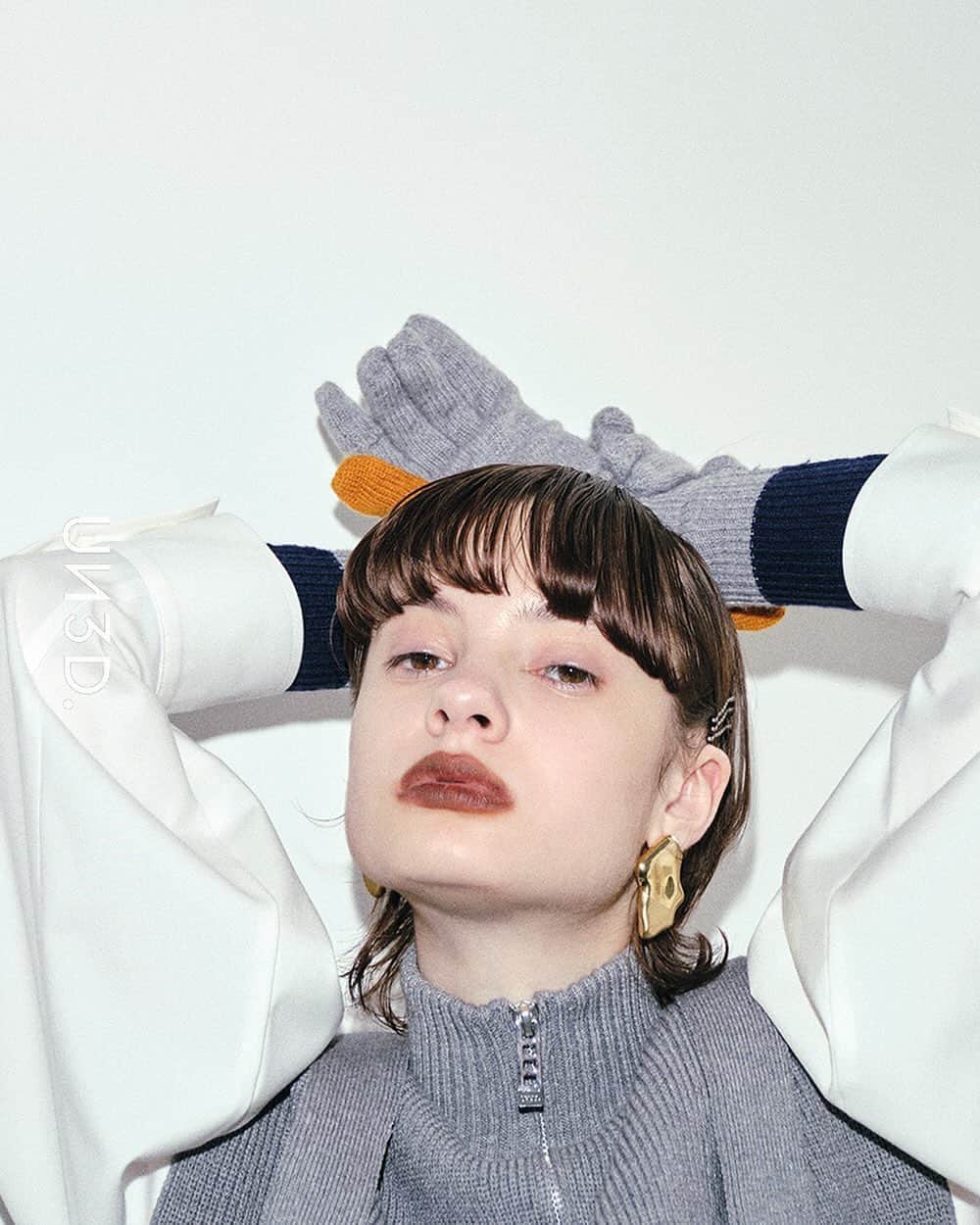 UN3D.（アンスリード）のインスタグラム：「UN3D. 2023 AUTUMN WINTER COLLECTION   2WAY COLOR BLOCK GLOVES 13,200 YEN tax in  POCKET LONG SH 31,900 YEN tax in  FRONT ZIP KT VEST 22,000 YEN tax in  #UN3D#UN3D2023AW#AUTUMN#WINTER#collection」