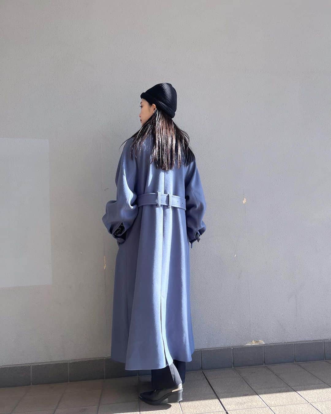 金澤葵さんのインスタグラム写真 - (金澤葵Instagram)「. 💙🫐🩵🧢🦋❄️🌎  ブルーって肌明るく見えるよね お気に入りのコート  @murua_official   もう11月下旬 今年もあと1ヶ月になるのね〜」11月21日 18時42分 - aoi_kanazawa