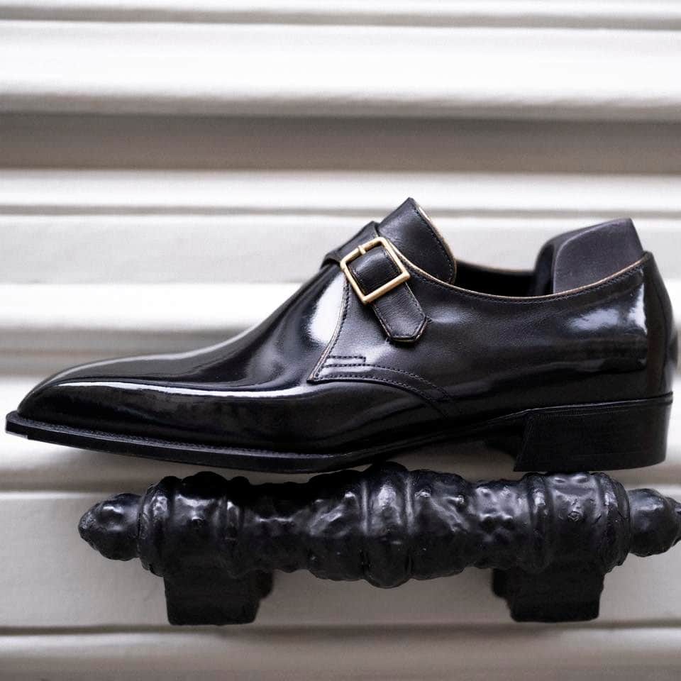 コルテさんのインスタグラム写真 - (コルテInstagram)「Spotted at the Paris boutique !  Model : Bespoke Monk Shoe Detail : Exceptional shoe shine Color : Black  www.corthay.com #corthay #classicshoes」11月21日 18時54分 - maison_corthay