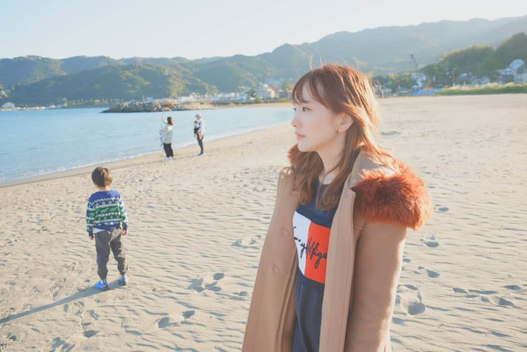 下田美咲さんのインスタグラム写真 - (下田美咲Instagram)「冬の海はエモい写真が撮れていいね🥹🌊」11月21日 18時49分 - shimodamisaki815