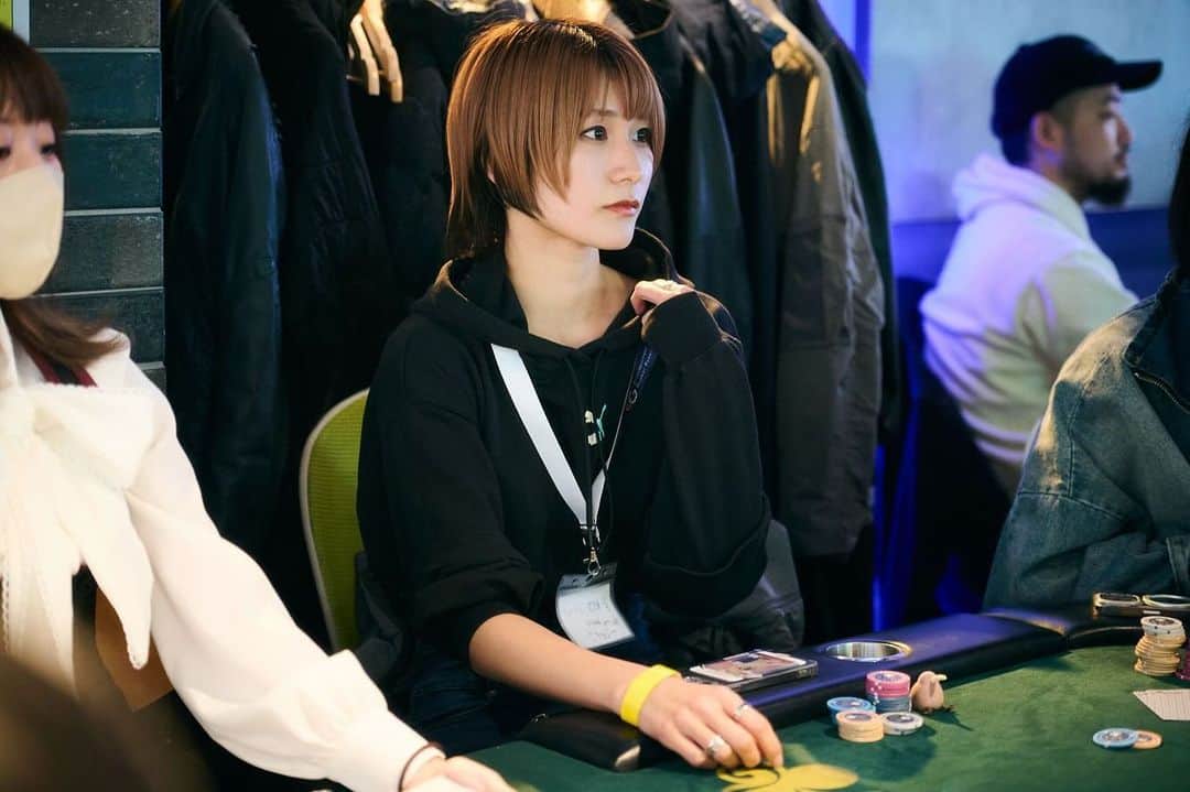 来栖うさこのインスタグラム：「. . . 久しぶりのEGPOKER♠️ さんまいめどこにいるか分かる?  #poker #pokerplayer #japannesegirl  #ポーカー #ポーカー女子 #EGP」