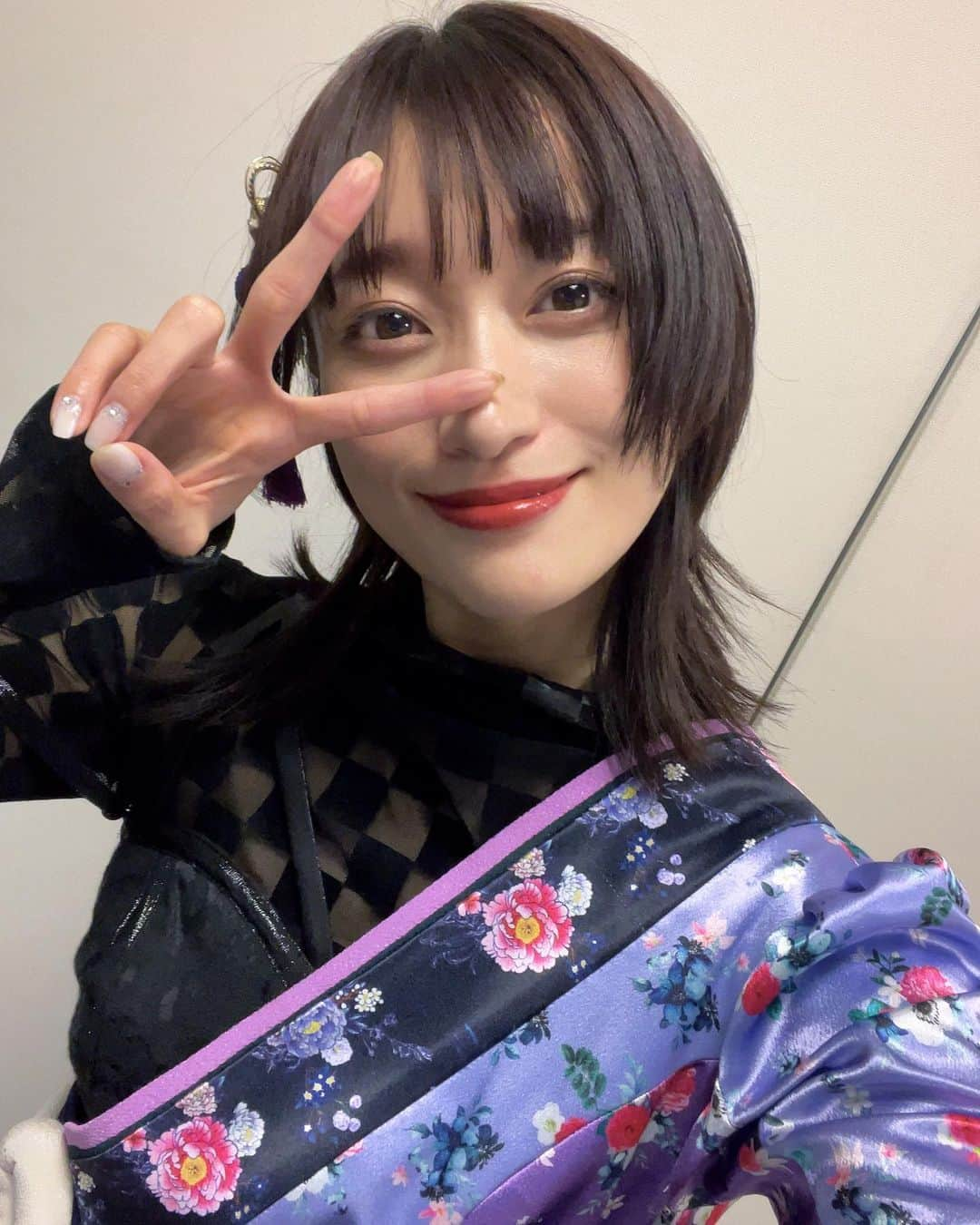 茜屋日海夏さんのインスタグラム写真 - (茜屋日海夏Instagram)「Thank you for enjoying our live stage!!! I'm glad to see you❤️ I hope you remember us. I want to sing, dance and act again in New York someday🗽✨  #ny #newyork #live」11月21日 18時57分 - himika_akaneya_official