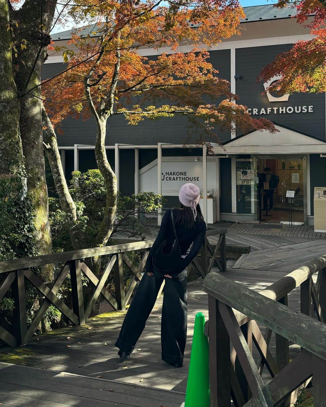 MOMOEさんのインスタグラム写真 - (MOMOEInstagram)「年1箱根旅行✌🏻❤️胃が幸せ！！😋 @folnua_jp 🆕バッグ！🆕カーディガン！可愛すぎて沢山愛用する✨  #folnua #フォルニュア」11月21日 19時01分 - xoemomo