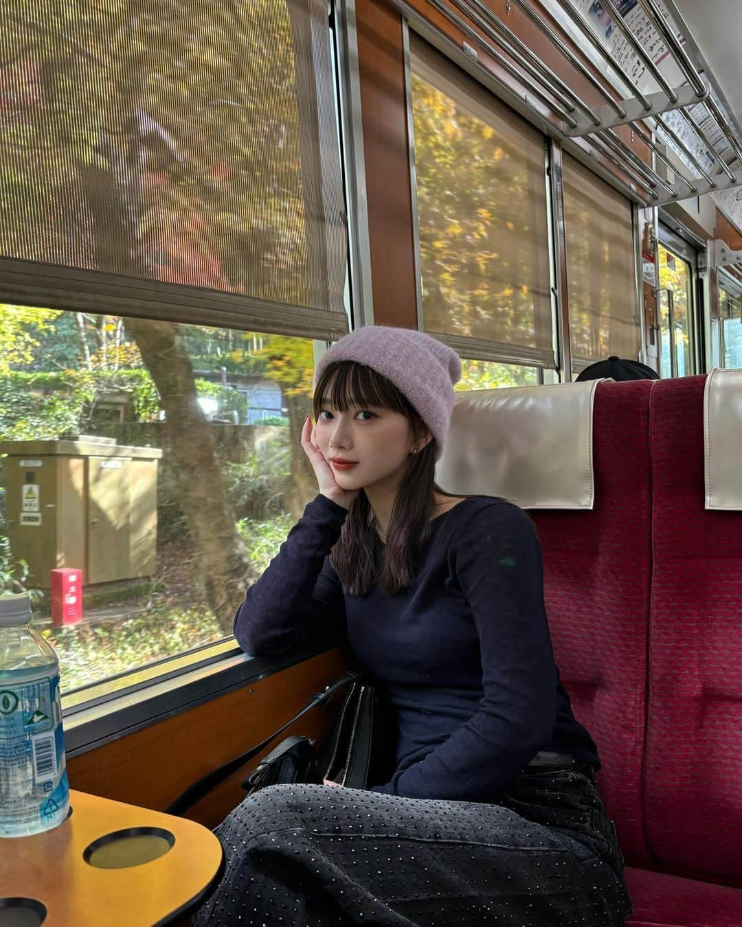 MOMOEのインスタグラム：「年1箱根旅行✌🏻❤️胃が幸せ！！😋 @folnua_jp 🆕バッグ！🆕カーディガン！可愛すぎて沢山愛用する✨  #folnua #フォルニュア」