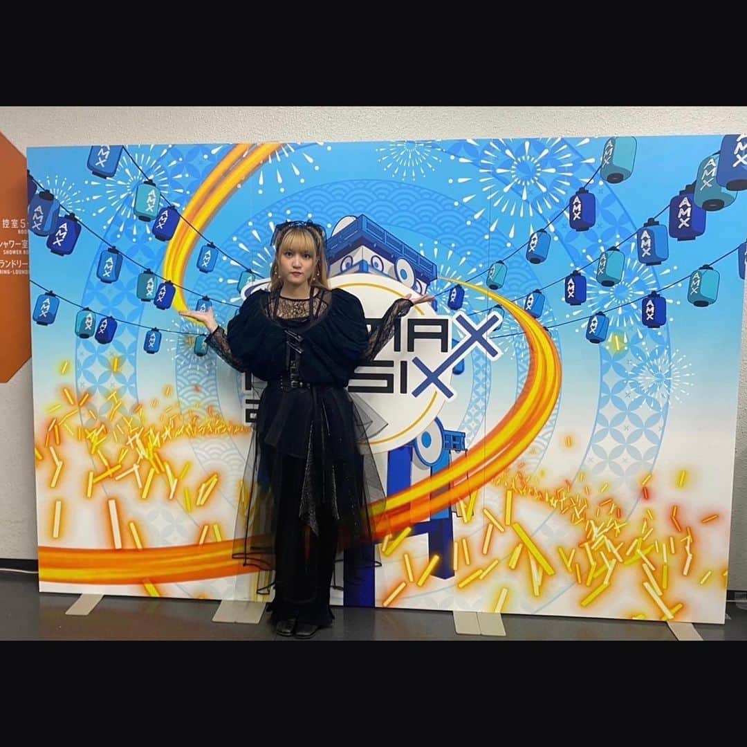 JUNNAさんのインスタグラム写真 - (JUNNAInstagram)「ANIMAX MUSIX 2023  ソロパートでは、「Dear」と「眠らされたリネージュ」の2曲を🎤  衣装は、真っ黒で、大人にかっこよく🖤💋 @aoiwanaka.official」11月21日 19時07分 - junnarockyou