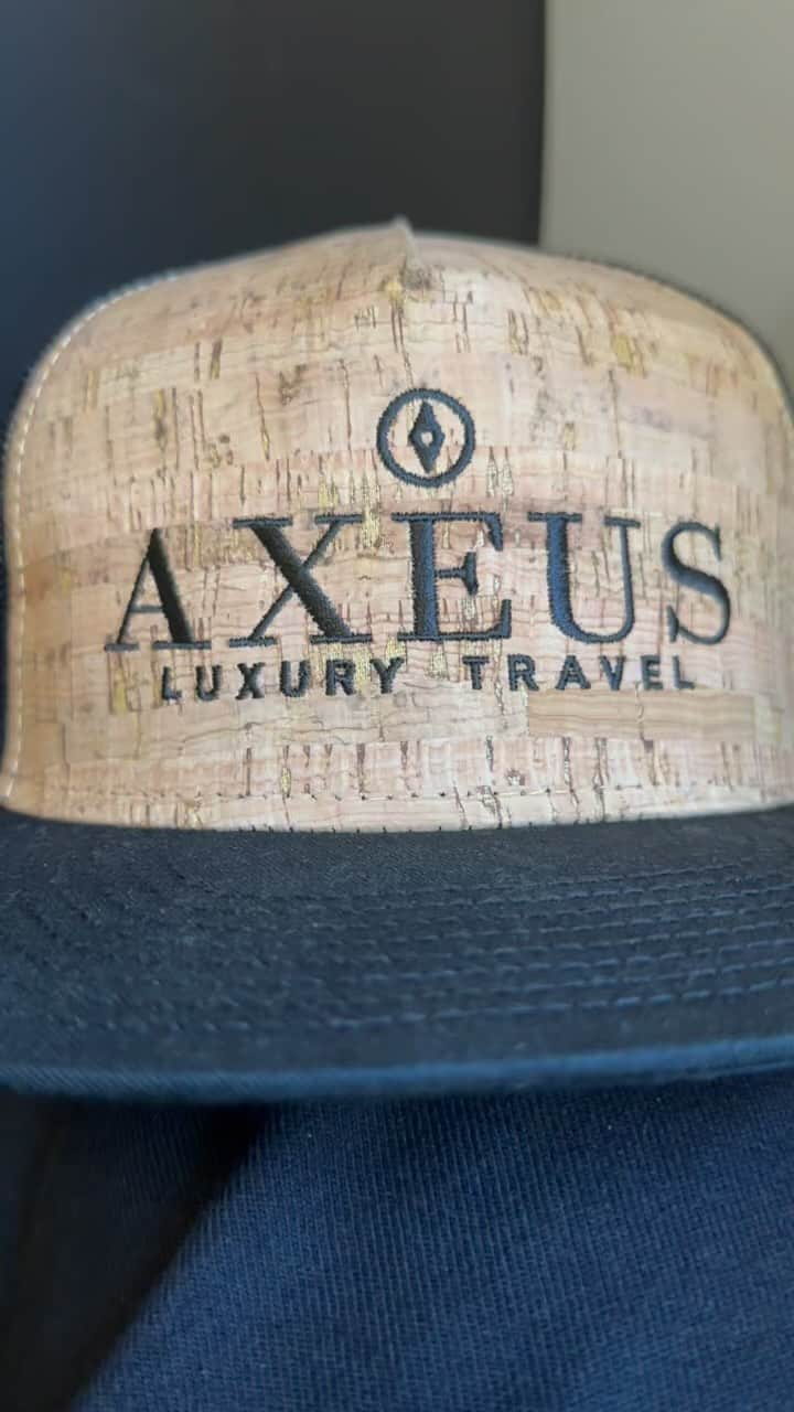 アダム・ジョーンズのインスタグラム：「Blessed to be able to do what we love, Travel!!! @axeustravel GO SOMEWHERE. Stop saying #bucketlist and make it a #BookITList and let your fantasies become realities」