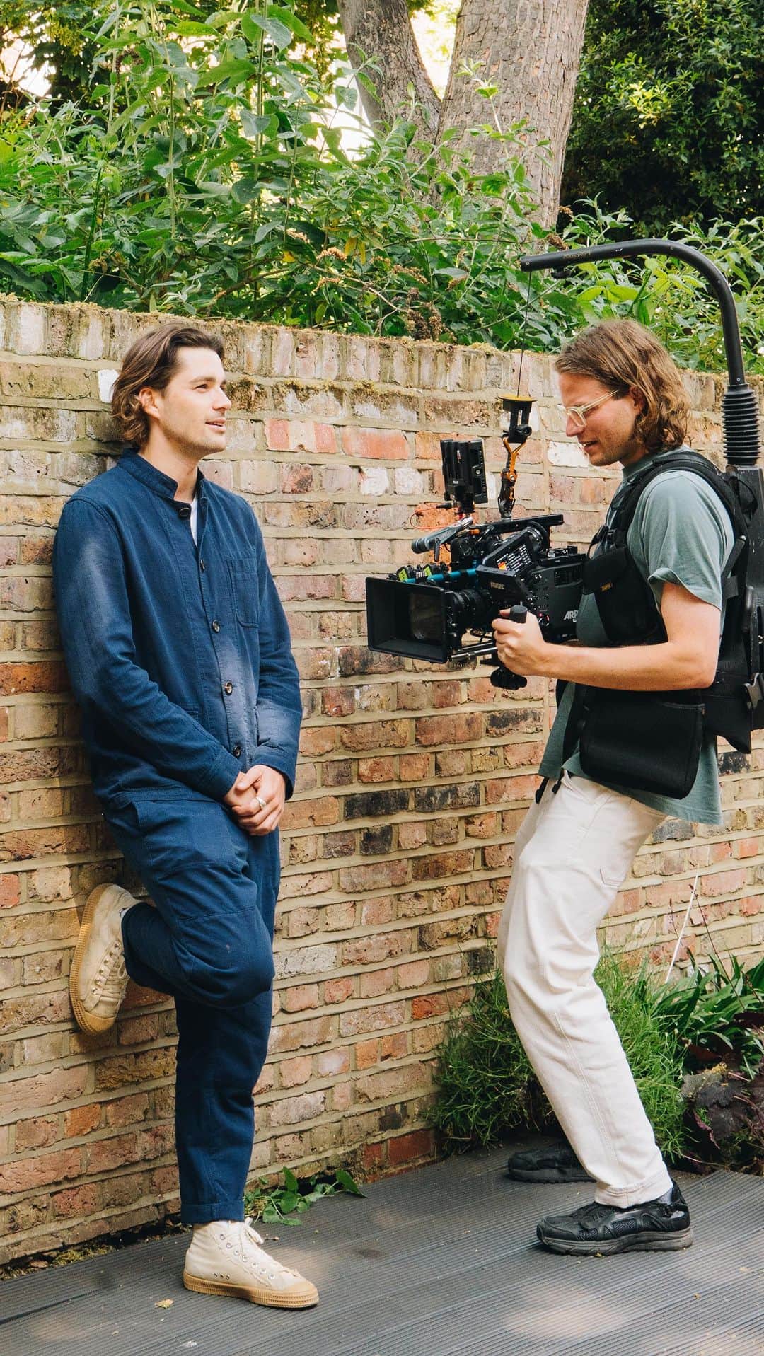 Jackson Harriesのインスタグラム：「I’m really excited to be partnering with @oliverspencer to announce the launch of their repurpose campaign today. 👖♻️  Repurpose is an innovative scheme that allows old Oliver Spencer garments to be brought in and upcycled/recycled or downcycled into something new in return for a store voucher.   I’ve long been a fan of this brand and it makes me so excited to see the team taking these next steps towards sustainability and circularity. Of course, like with every business there is always more to be done, but i think it’s important to celebrate the positive steps in the right direction. 👏🏼  As Oli says himself ‘Repurpose is a new solution for an old problem: what to do with clothing that reaches the end of its wearable life. Even items that cannot be repaired or resold do not need to go to landfill - they can have a useful and new future with Repurpose. All you need to do is send us your item, and we will do the rest.’   You can find out more via the Oliver Spencer Website.   This film was shot and produced by the incredibly talented team at @brother___film.」