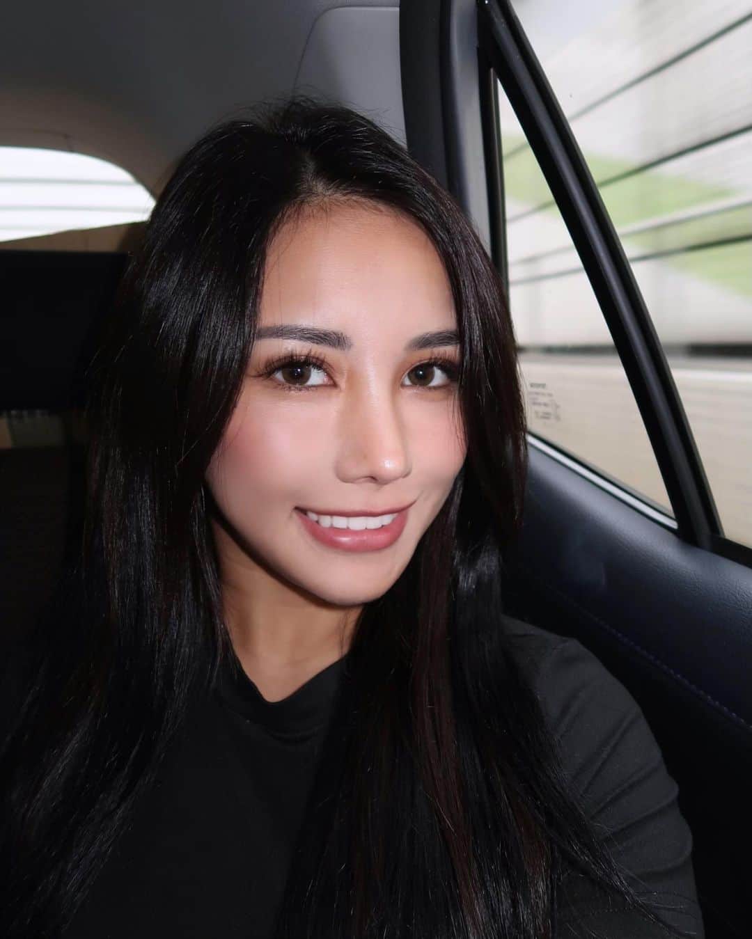 えがさりのインスタグラム：「福岡→東京🗼  明日から2日間ブレイキングダウン10 よろしくお願いします🔥  そしてYouTube新しい動画上がったからみてね！」