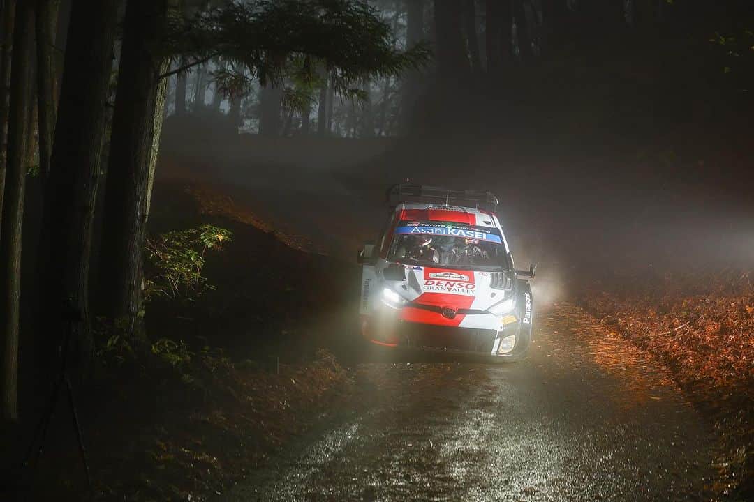勝田貴元さんのインスタグラム写真 - (勝田貴元Instagram)「I think first time ever I pushed that much very hard on every stages last week in Rally Japan. Still feel very very disappointing what I did on Friday morning but I believe this tough experience will make me stronger for the future. I have been not easy season for me with many difficulties and tough moments during the season, this is why I really wanted to achieve good results in Japan but I was still not good enough. But there is always huge support by @TGR_WRC team guys, Aaron, my family, team mates, and many supporters. I have to say thank you so much for all of your support.  Next year will be biggest challenge ever myself but I’ll keep pushing and improving myself to be better driver.  See you soon in Monte Carlo 2024!!  先日発表がありましたが、来季もTGR WRTよりWRCにフル参戦します。 今シーズン、ワークスノミネートされたスウェーデンからトップタイムなどで速さは見せながらもそれを結果に繋げられず本当に苦しいシーズンが続いていました。 ラリーフィンランドでは表彰台に乗る事ができましたが、自分としてはそれだけでは十分では無くなんとか日本で優勝したかった。 週末を通して、それを達成出来るほどの速さがありながらも序盤のミスで結果に繋げられず、悔しいという感情以外に何も出てこないというのが今の正直な気持ちです。  この気持ちをバネにして来季はさらに飛躍できる様、そしてまずは少しでも早く優勝できるよう全力で戦っていきます。  いつもどんな時でも支えてくれているTGR WRT チームの皆やアーロン、チームメイト、家族には感謝してもしきれません。  そしてラリージャパンではファンの皆さんの応援が後押ししてくれてプッシュし続ける力になりました。 来季はその分も必ずラリージャパンで優勝という結果を持ち帰れる様、全力で戦いますので、また来年のラリージャパンも応援に来ていただけたら嬉しいです。 応援本当にありがとうございました。  #TK18」11月21日 19時19分 - takamotokatsuta