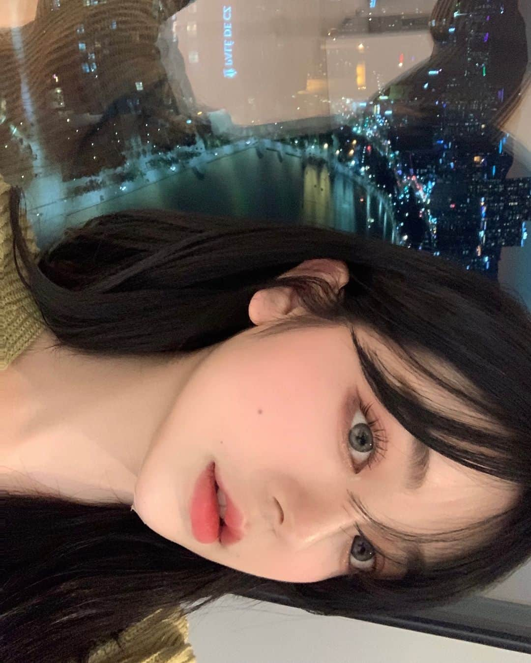 ユビンさんのインスタグラム写真 - (ユビンInstagram)「사진 찍히는 직업 하다보니 일상사진을 넘 안찍는 요즘이여요 😖😖😖」11月21日 19時28分 - u.b1n