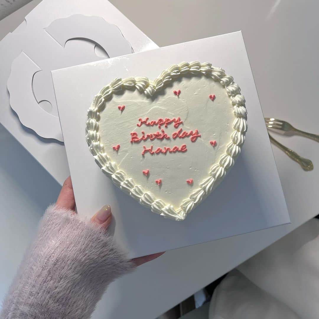 宮﨑葉苗のインスタグラム：「. birthday cake🎂♡ @cakeshop.jp   #PR#birthday」
