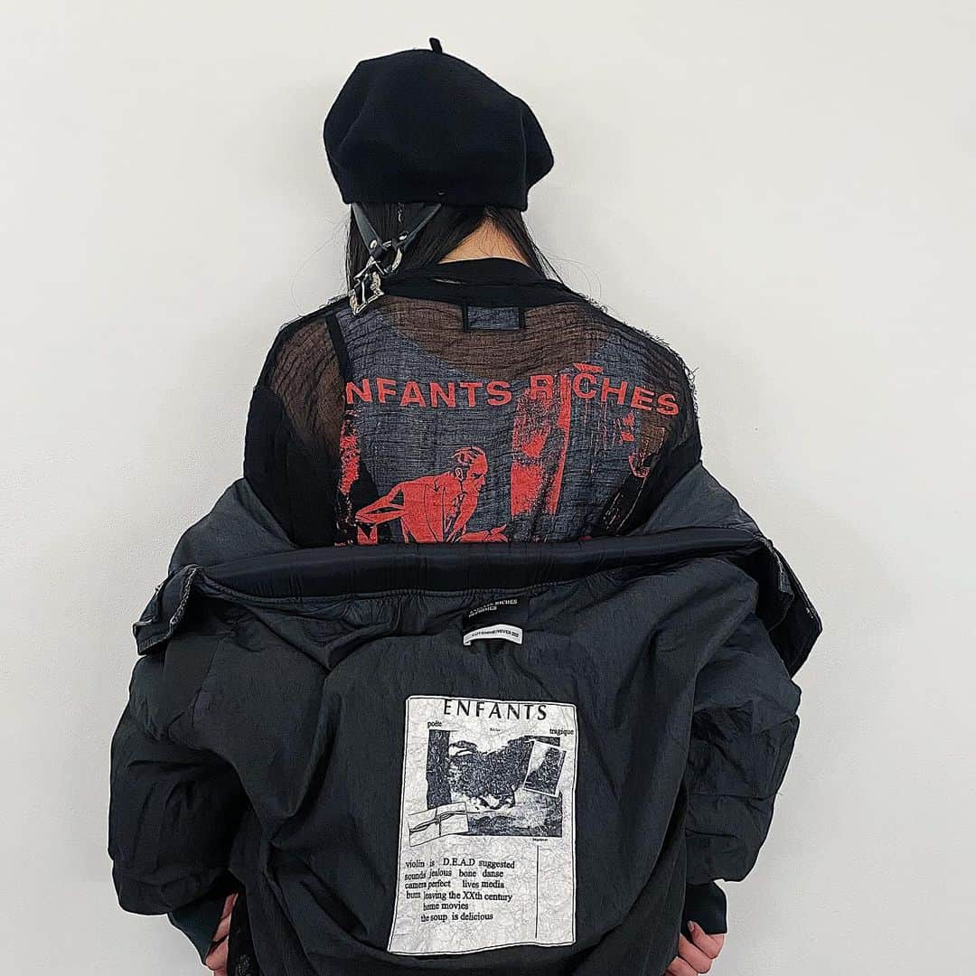 cherry worldwideのインスタグラム：「. ENFANTS RICHES DÉPRIMÉS . AUTOMNE / HIVER 2023 』 . . now available in-store & online. . ⇒ " Next exit military puffer " ⇒ " Dorothy dunked double layer l/s t-shirt "」