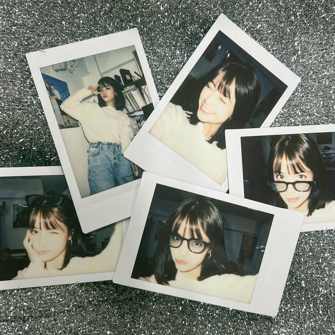 村山優香のインスタグラム：「事務所のちぇきであそんだ🫡 あ、ボブふっかーつ」