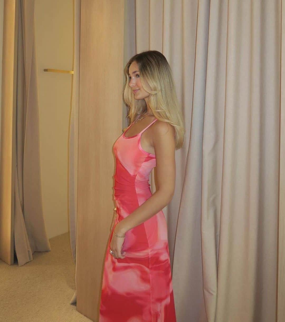 KOOKAI さんのインスタグラム写真 - (KOOKAI Instagram)「We love @isabellaskocic in the Haven Slip Dress •• Available in boutiques and online #kookai」11月21日 19時27分 - kookai_australia