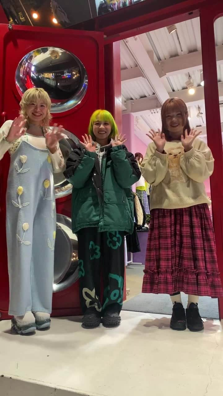 Candy Stripperのインスタグラム：「. .  ❤️ SHOP STAFF INSTA LIVE ❤️  明日からSHOPで開催のイベントをご紹介！ 詳細は動画内で説明しておりますので、ご覧ください✨  ・・ STAFF・・ @candy_kuji 148cm @candy_staff_takami 157cm @candy_staff_matsuo 155cm  #candystripper #candystaffsnap」