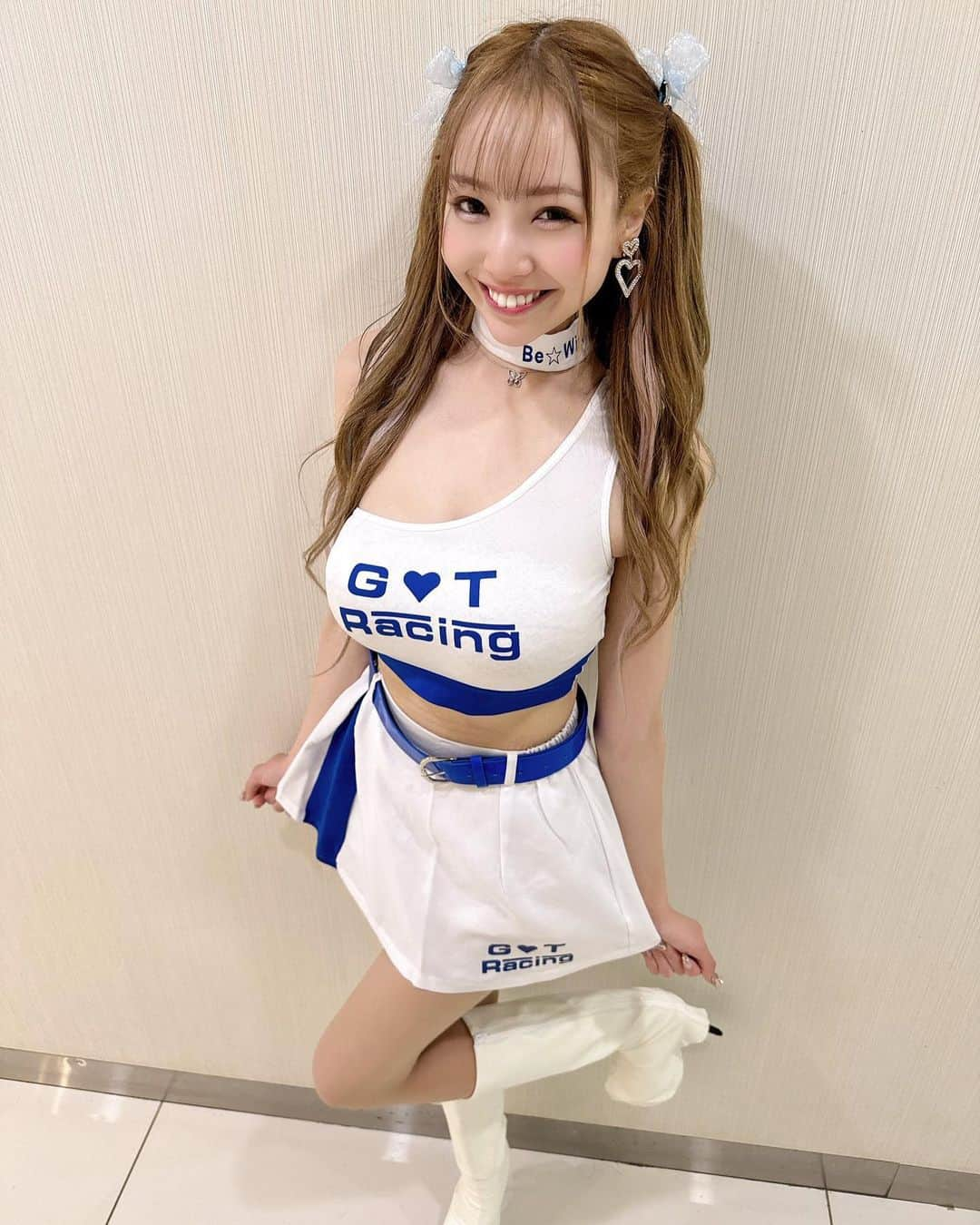 お茶の水うらんさんのインスタグラム写真 - (お茶の水うらんInstagram)「レースがオフシーズンなので コスブレで我慢🩶🩷🩵  12月の実践来店🎰  はサンタコス多めでいきます🎅  #supergt #gt  #race #racequeen  #rq」11月21日 20時04分 - uran_alcoholic