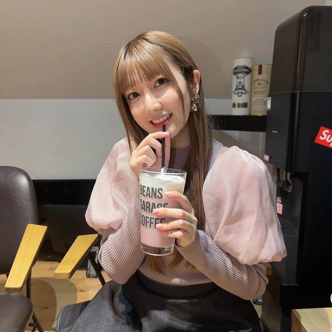 曽我部優芽さんのインスタグラム写真 - (曽我部優芽Instagram)「☕️‪‪❤︎‬ ⁡ ⁡ ゆなれいなと🐧🐱💙💜 今度はあいにゃーも連れていく🐊💚 ⁡ #カフェ#Cafe#beansgaragecoffee#渋谷カフェ」11月21日 20時04分 - _yume_s