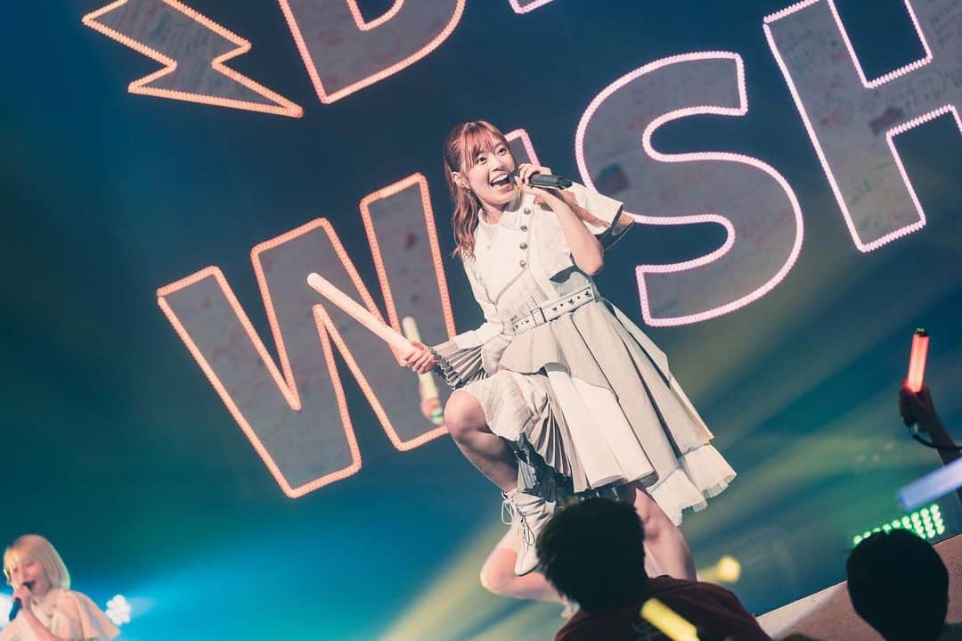 林茜実里さんのインスタグラム写真 - (林茜実里Instagram)「Pimm's  LIVETOUR 2023 BEST  WISHES ツアーファイナル改めて本当にありがとうでした🥲  12都市 埼玉、宮城、愛知、静岡、北海道、千葉、大阪、神奈川、福岡、熊本、高知、東京  全公演ほんとに楽しかったし、みんなの所に行けてよかった💭  お友達を誘ってくれたり、当日生中継見てくれたり、ビラを受け取って見に来てくれたり…このツアー期間で出逢ってくれてPimm'sのこと好きになってくれる方もたくさんいて…  何度も何度も言ってしまってるけど…みんなの日々の応援が本当に力になったよ😖本当にありがとうっ  ファイナル公演のお写真、たくさん撮っていただいたので載せます♪ 📸 @majima909  ありがとうございました✨🙇‍♀️」11月21日 19時57分 - amirihayashi_pimms