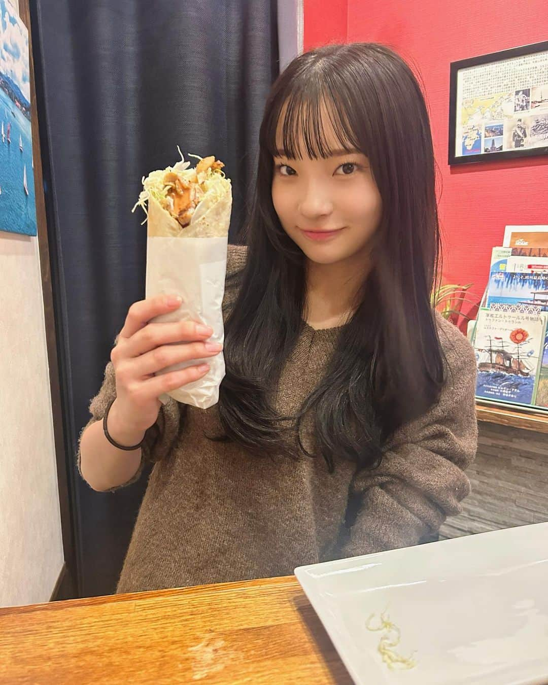 里仲菜月のインスタグラム：「おっきいケバブ🥙！」