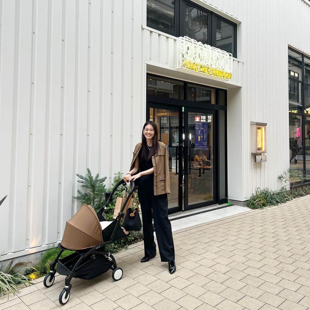 葛岡碧のインスタグラム：「☕️  妊娠してから授乳中の今も、カフェインは摂りたくないけれど、コーヒーが飲みたくて、スーパーやコンビニ、コーヒー屋さんのあらゆるカフェインレスやデカフェを飲んでみました☕️ 今のところBROOKLYN ROASTING COMPANYのデカフェが一番好き☕️  ここで豆を挽いてもらってます♪ ミルクを入れた時のバランスが一番すき♡」